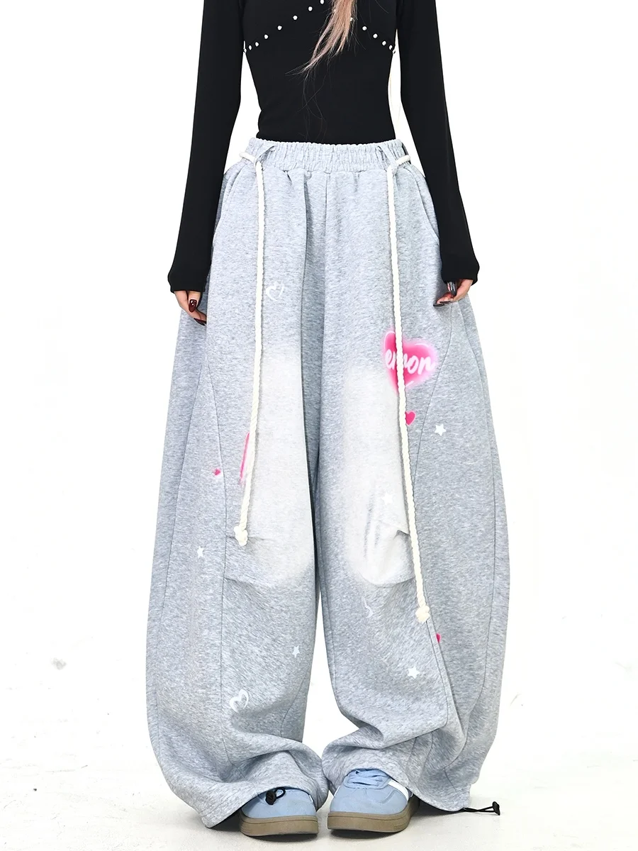 

Женские повседневные брюки с принтом «Ленивое сердце» и поясом, свободные, в американском стиле BF, модные, в пол, весенняя новинка