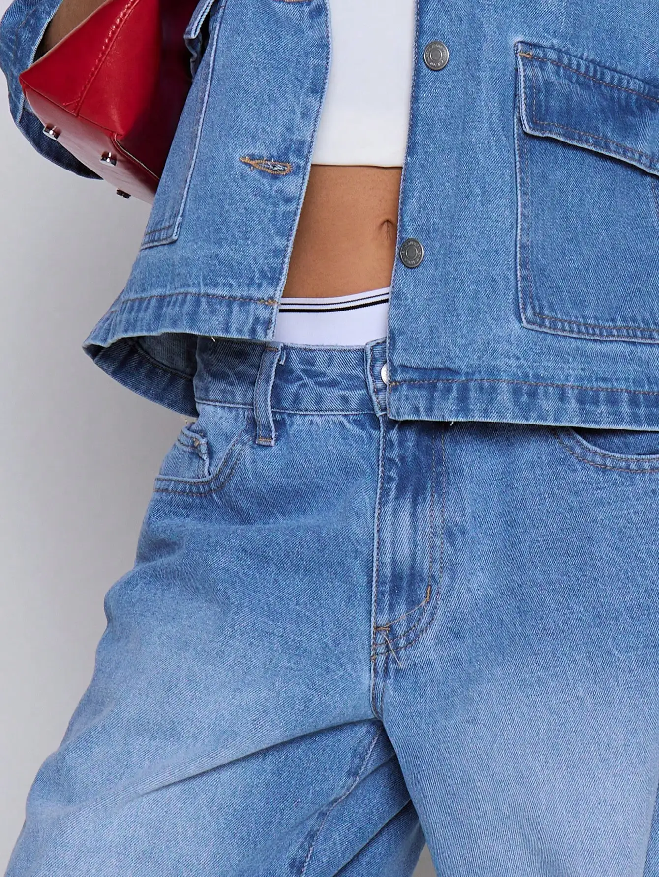 American light blue high waisted wide leg jeans for women in the spring and summer of 2025 loose and slimming  versatile washed