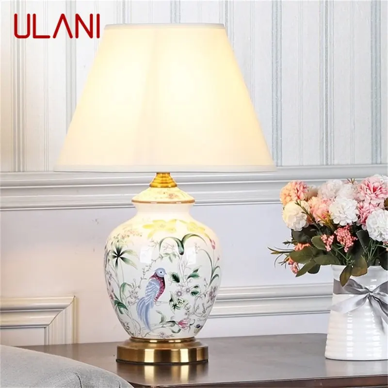 Ulani โต๊ะหลอดไฟ LED หรี่แสงเซรามิกที่ทันสมัยหรูหรารูปแบบสีขาวสำหรับบ้าน