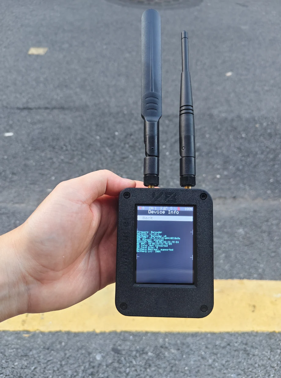 

Ultimate Version Marauder V8 ESP32-C5 2.8 Inch Touch Display Dual Band WiFi Bluetooth GPS Support 2.4G & 5G Signal Wireless Tool