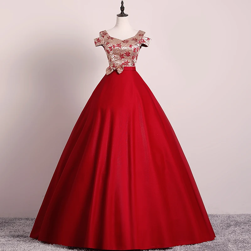 Vintage Red Quinceanera ชุดคลาสสิกปิดไหล่ซาตินชุดราตรียาว Elegant Vestido De Debutante ที่กําหนดเอง