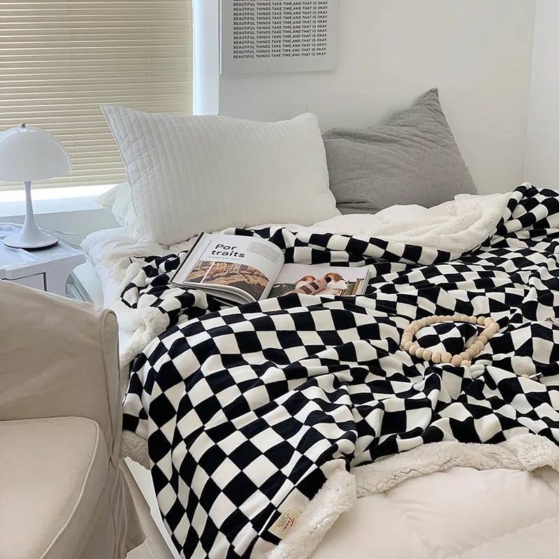 

Spring Autumn Checkerboard Throw Blanket Soft Comfortable Flannel Bed Blankes Modern Flocked Portable Fluffy Blanket for Sofa