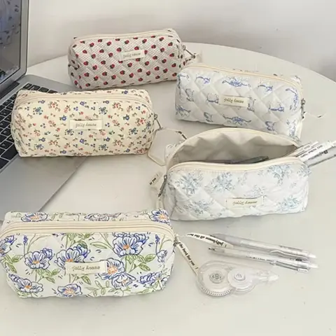 1 st INS söt liten färsk jordgubb blommig pennväska brevpapper pennfodral skolmaterial resa bärbar flickor sminkpåse 10 best sales jordgubbspenna - №3