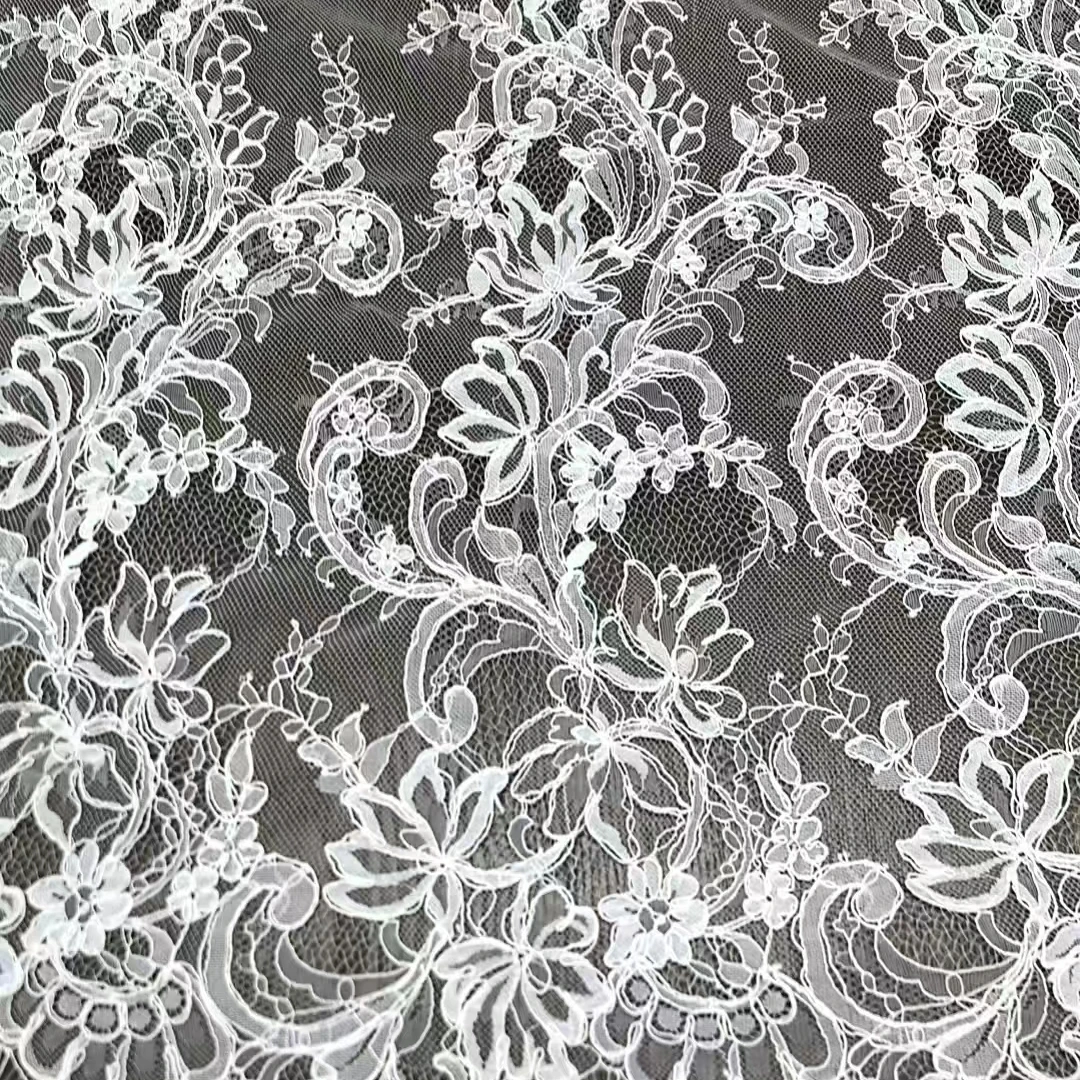 tessuto-di-pizzo-con-cordoncino-floreale-colore-bianco-latte-cordone-rialzato-contorno-in-pizzo-ciglia-pizzo-chantilly-francese-145-m-di-larghezza-3-m-di-lunghezza-2026