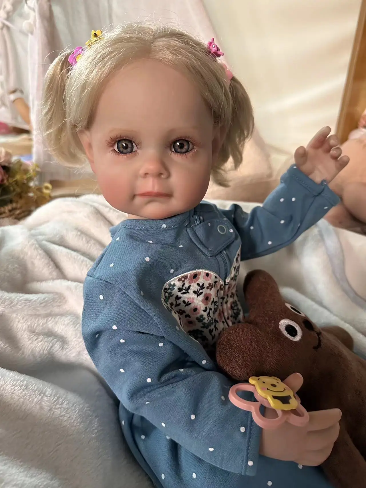 

55CM/22inch Cokela Realistic Finished Bebe Reborn Silicone Vinyl Cloth Girl Body Doll Maddie Handmade Toy For Christmas Gift