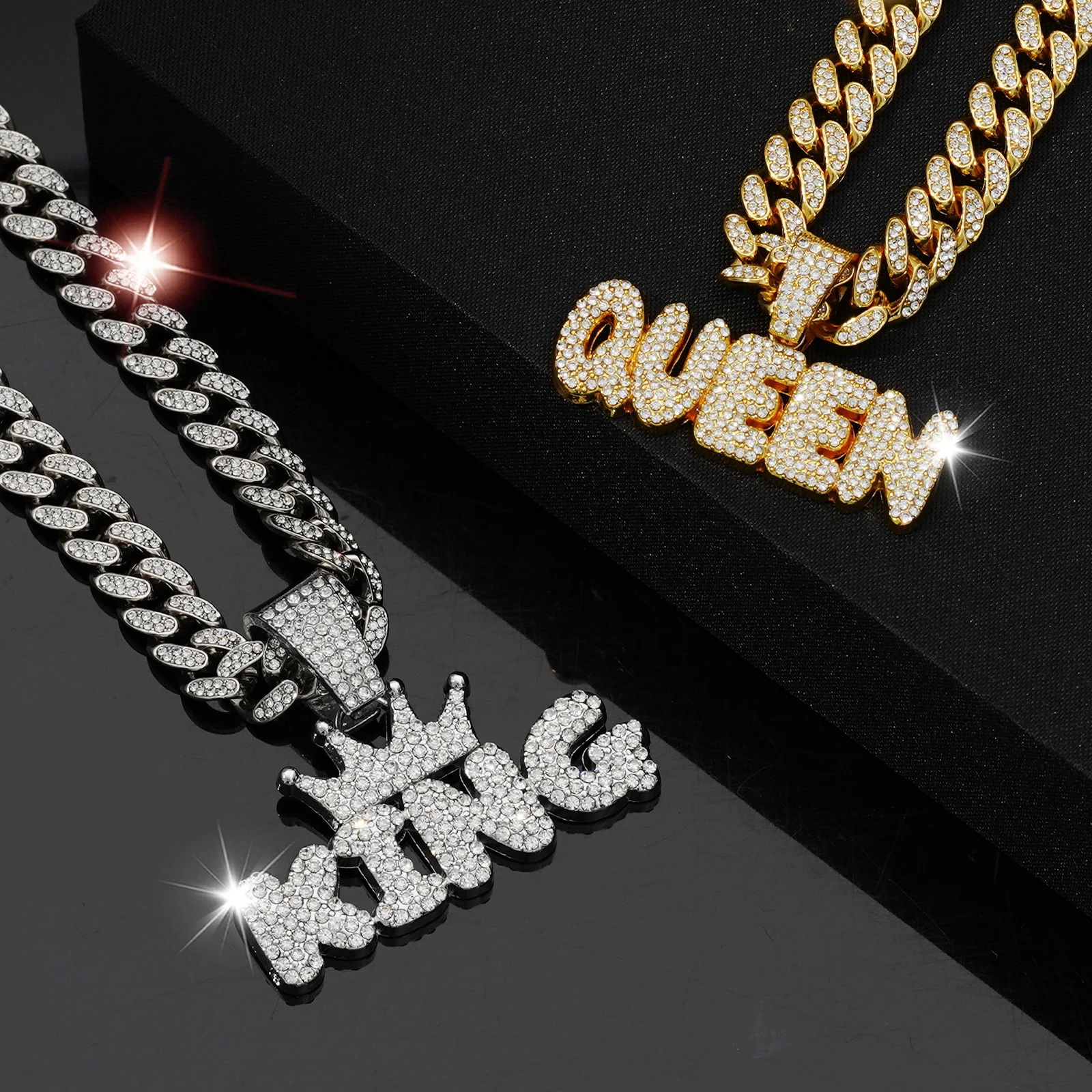 2Pcs/Set Matching Couple Chain Rhinestone Crown King & Queen Letter Pendant Necklaces,Suitable For Festival Gift And Daily Wear