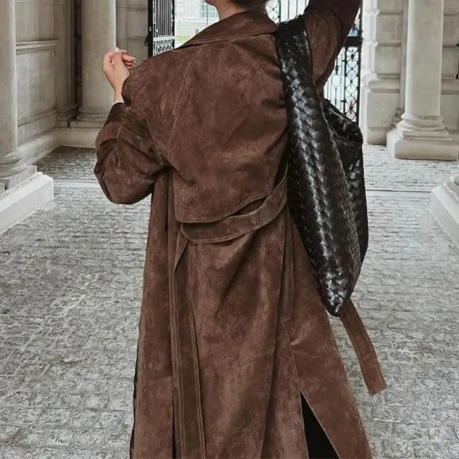 2025 European and American Autumn and Winter Retro Fashion Temperament Versatile Coat Lace-up Waist Extended Coat Coat Women