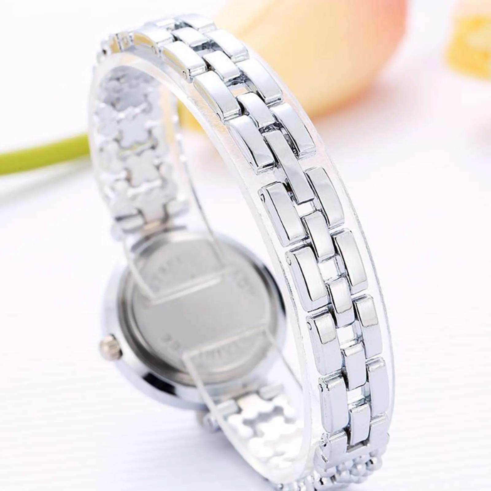 1pc Women\'s Quartz Bracelet Watch Diamond Stainless Steel Casual Dress Lady Wrist Watches Silver