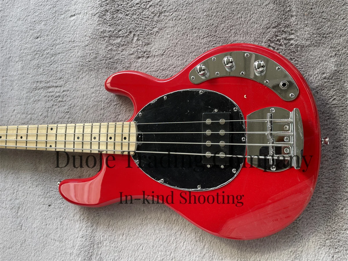 Red electric bass 4-string Ray bass Maple fingerboard Black plate 21Frets Fixed bridge Chrome tuner support customization