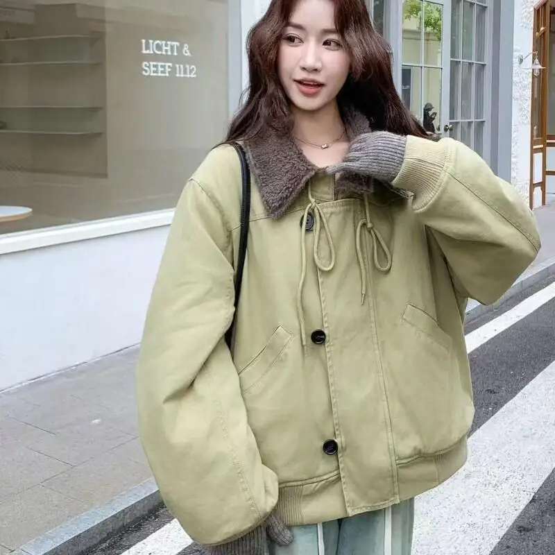 เสื้อแจ็คเก็ตสไตล์เกาหลี ฤดูใบไม้ร่วงและฤดูหนาว แจ็คเก็ตสั้นสำหรับผู้หญิง เสื้อโค้ทลำลองสำหรับฤดูหนาว ไซส์เล็ก แฟชั่นน่ารักสไตล์คาวาอี้