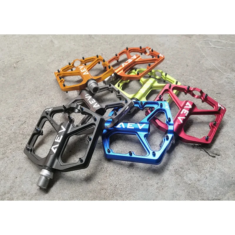 

Сверхлегкие педали MTB с плоской ногой AEV, алюминиевый сплав с ЧПУ, 3-герметичные подшипники, противоскользящие детали педалей для горного велосипеда