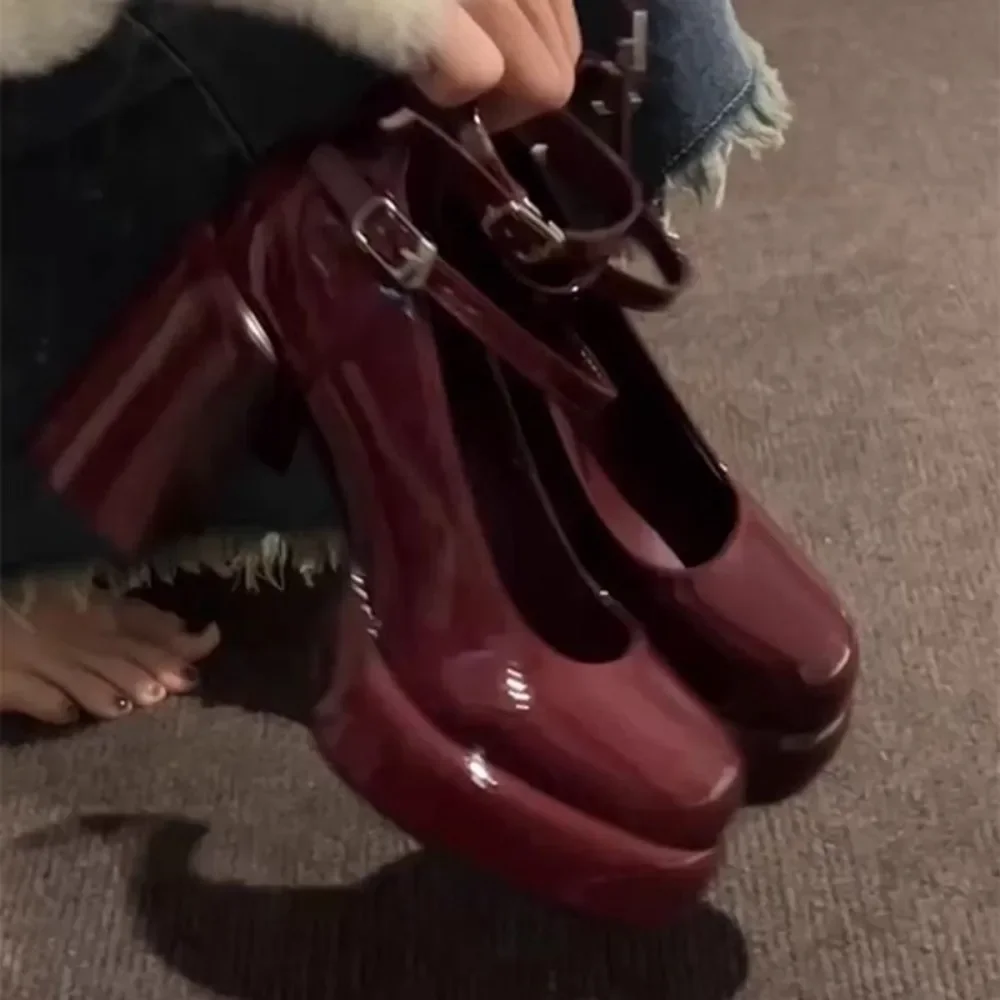 

Туфли Мэри Джейн в британском стиле, женские туфли на толстом каблуке, новые высокие каблуки весны 2020, водонепроницаемые настольные туфли с ремешком, одинарные туфли