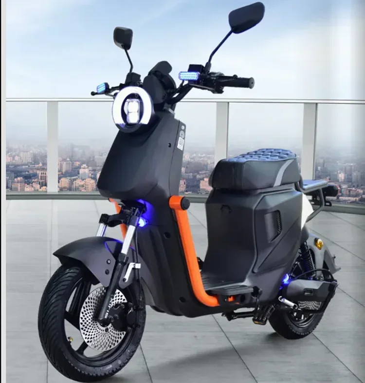 Super power New Type Fast Moped 2000W electric motorcycle with pedals 48V electric scooter household Custom