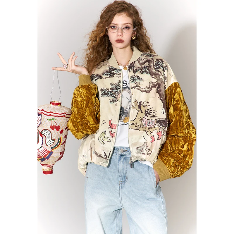 ELFSACK 2026 Oriental Royal Winterjacke für Damen, lockerer Mantel mit Pferdemuster und Samtärmeln, Winteroberbekleidung mit Kiefernmuster