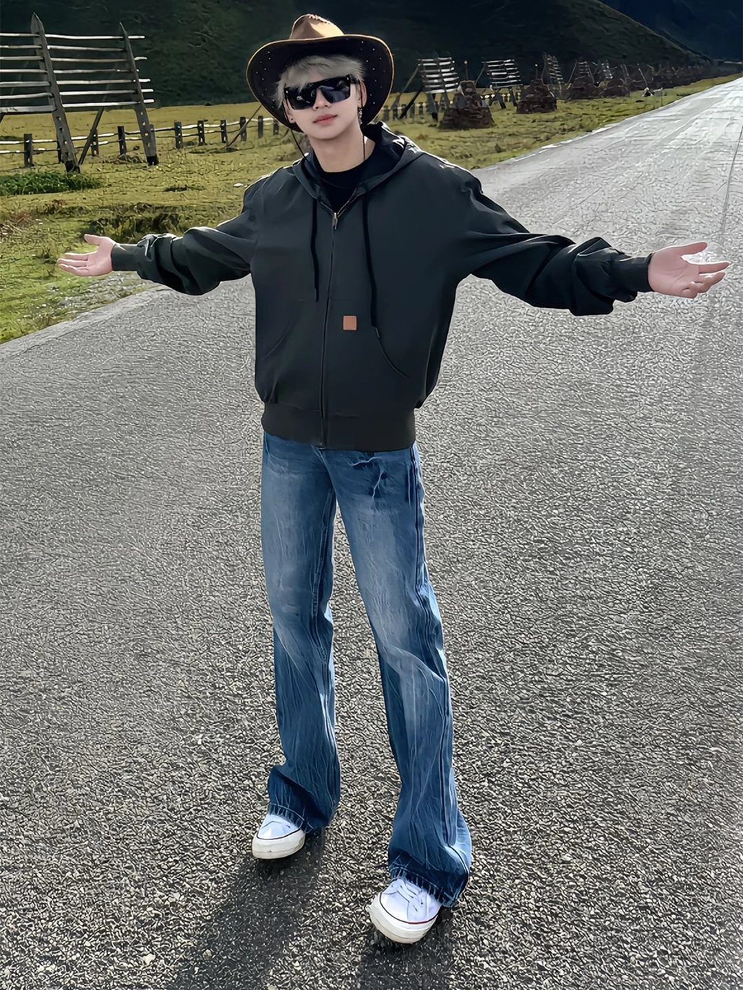 

Blue Waed Lightning Pattern Jeans Men's adient Flare Design Sense Vibe American Sle Wide Leg Pants Straight Cut Fit