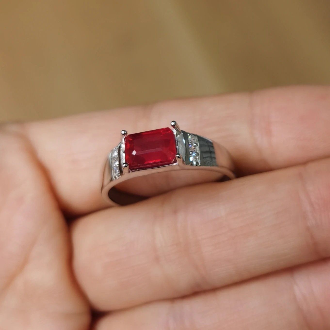 

Мужское кольцо из стерлингового серебра с натуральным рубином 6мм*8мм 1.5 карата, обработанным термическим методом, мужское ювелирное изделие из серебра с драгоценным камнем