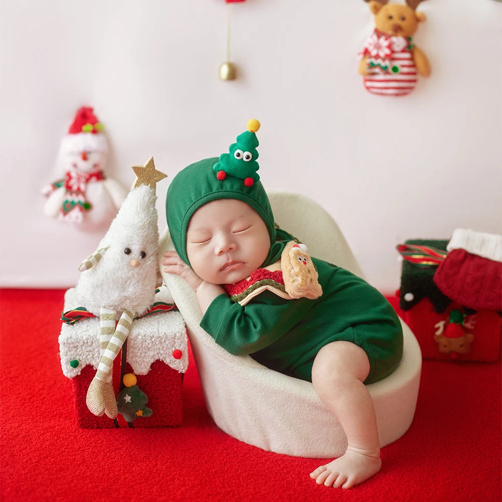 

Newborn Christmas Theme Photography Props Baby Costume Xmas Tree Hat Plush Doll Professional Photo Studio Holiday Shooting Props