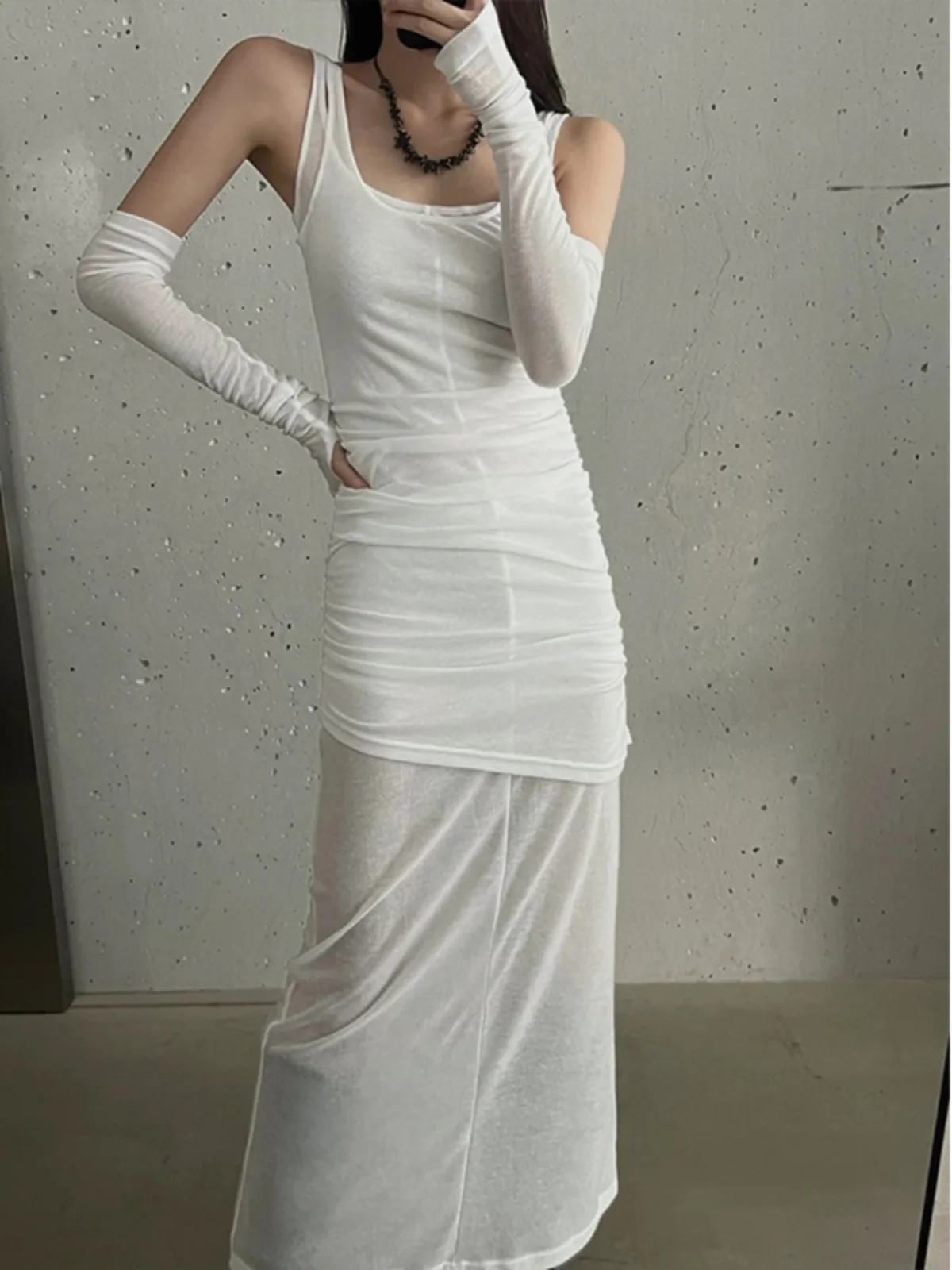 Design Sense Niche Pleating Fake Two-Piece White Knitted Fabric Dress Female 2023 New Autumn French Slim Fit Long Dress