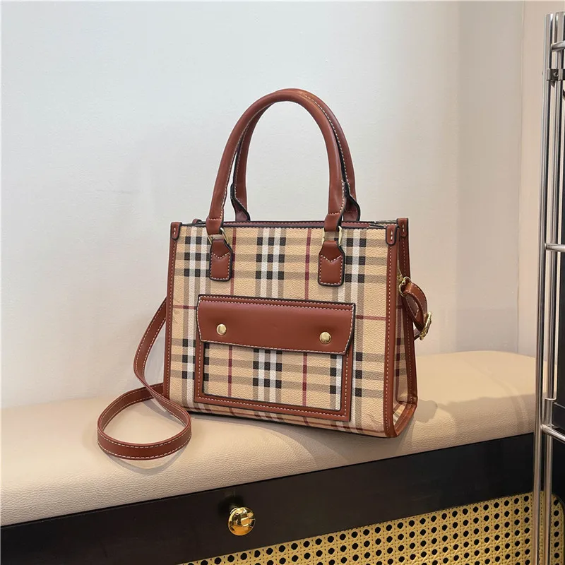 

Women's 2025 New Plaid Travel Tote - Stylish, Large Capacity, Versatile, Shoulder/Crossbody/Hand