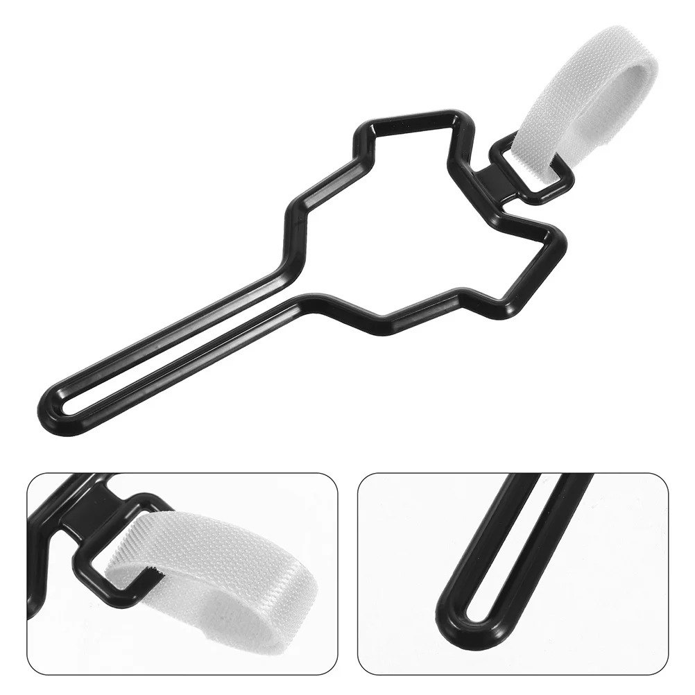 

2Pcs Pet Leash Waste Carrier Handsfree Poop Bag Clip Durable Dog Cat Walking Accessory Black Pets Hands Knot Holder