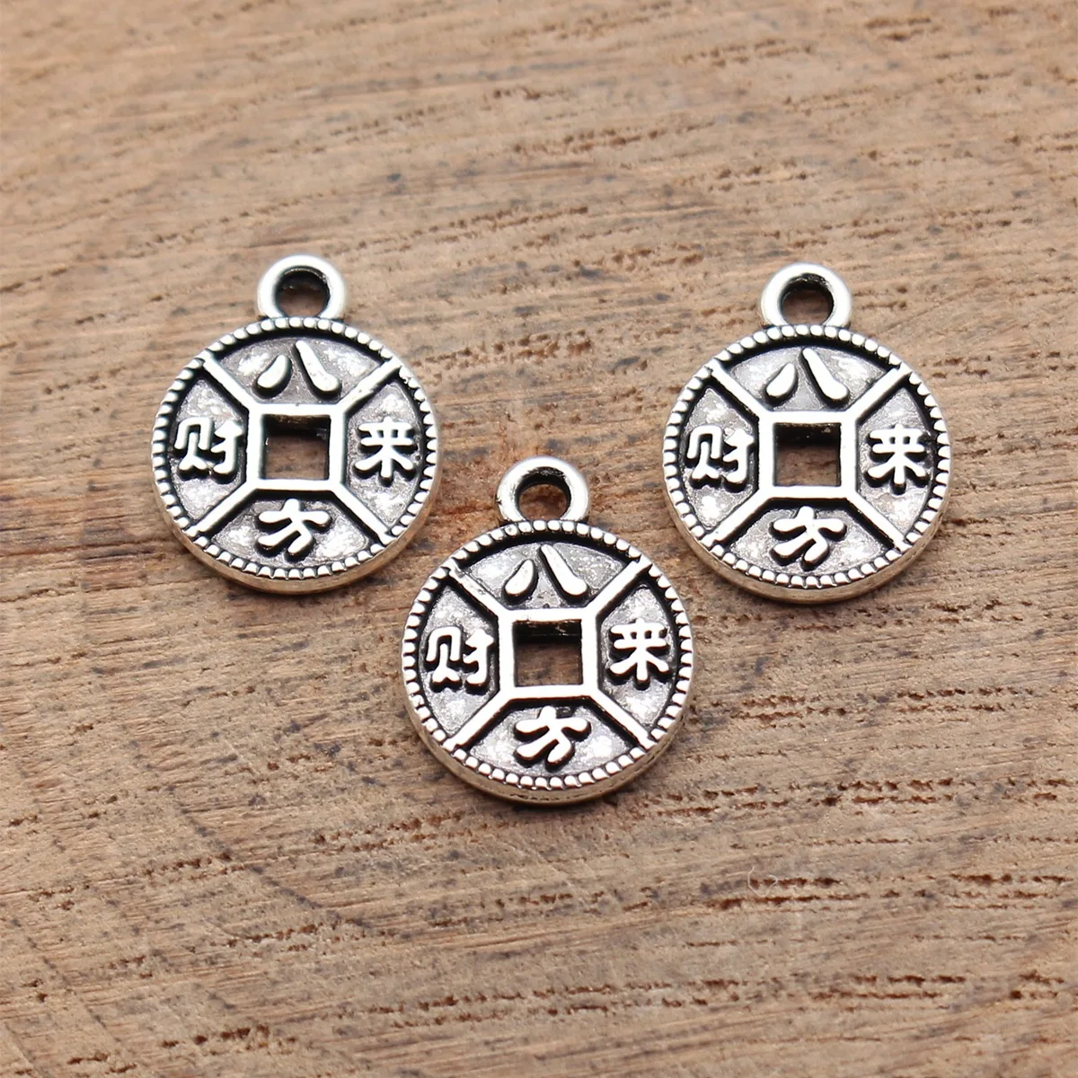 

80 шт. 13x11 мм (0,51x0,43 дюйма) подвески-монетки в китайском стиле цвета античного серебра, символизирующие богатство со всех сторон