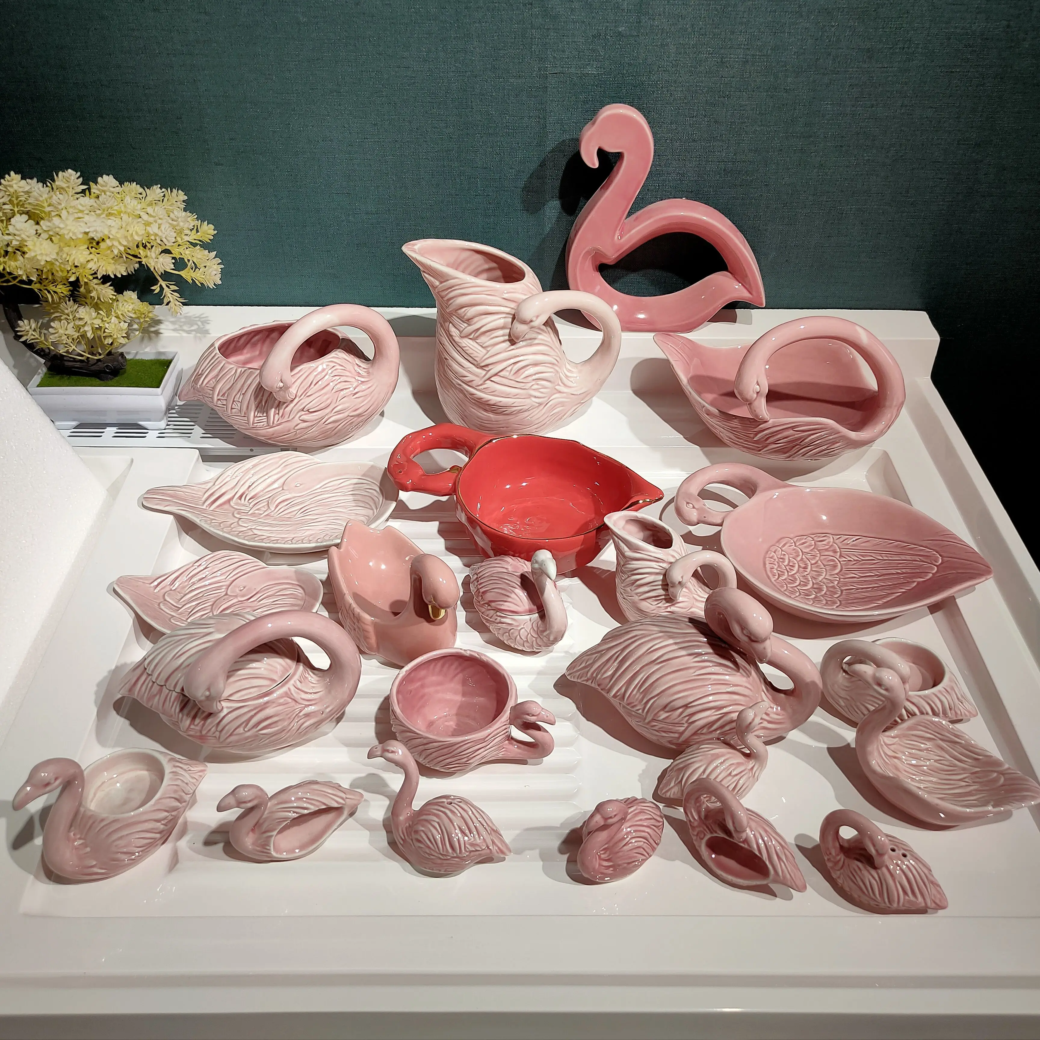 

High temperature porcelain flamingo ornament jewelry box