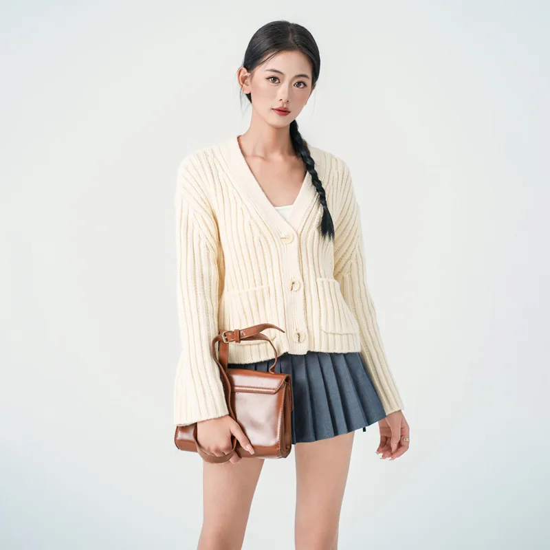 

Korean Fashion Stripe V-neck Pocket Knitted Cardigan Women Autumn Winter High-end Versatile Long Sleeved Thick Beige Sweaterpull