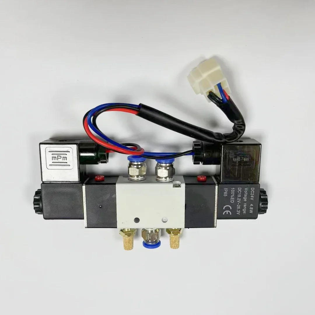 External swing door bus door pump solenoid valve 24V 4V220-08 with wire quick connector is suitable for buses and buses