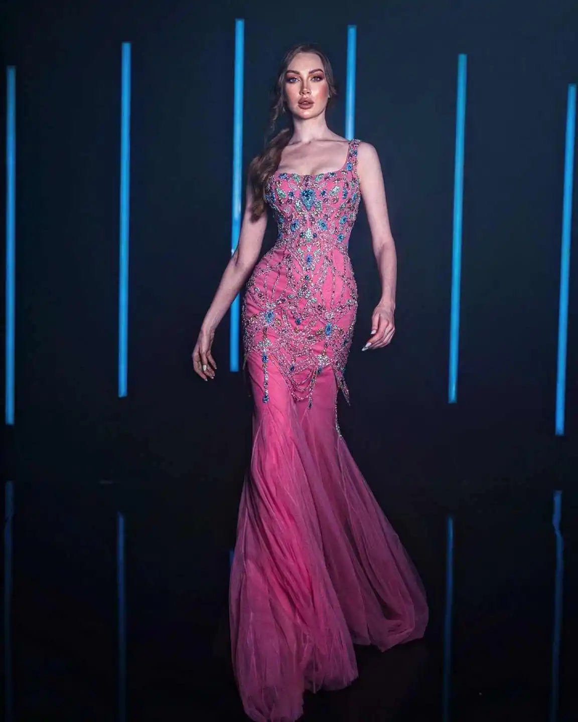 Glamorous Multi-Color Crystal Hot Pink Mermaid Evening Dress Spaghetti Strap Open Back Formal Gown Robes De Soirée Customized