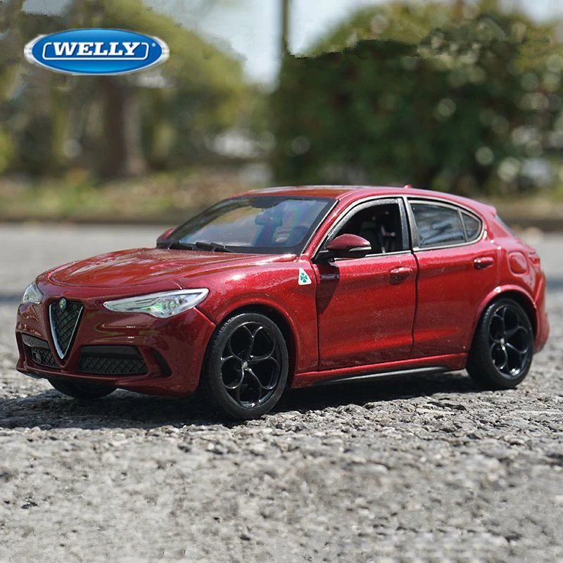 Bburago 1:24 Alfa Romeo Stelvio SUV Alloy Car Model Diecast Metal Toy Vehicle Car Model Simulation Collection Childrens Toy Gift