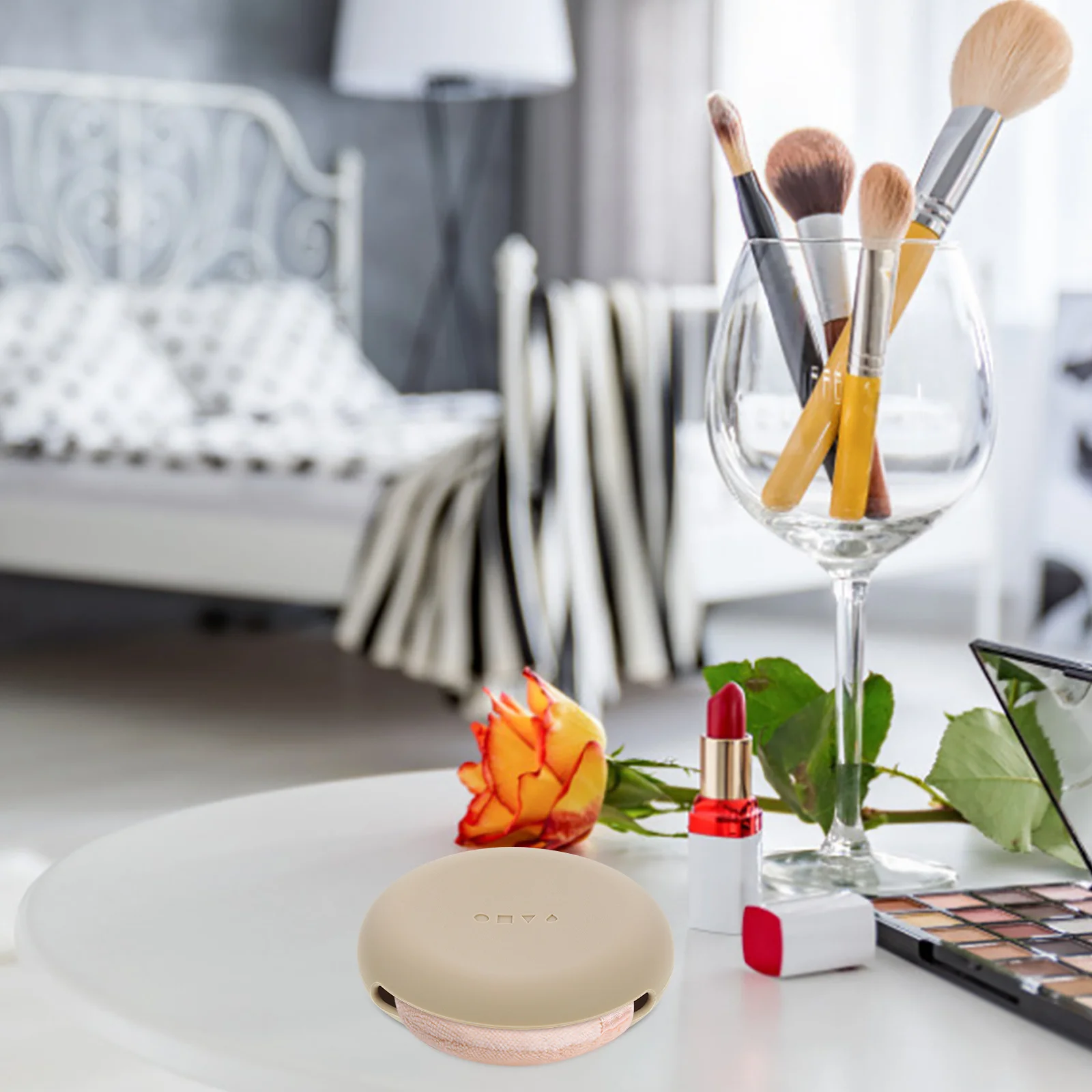 

Silicone Powder Puff Box Portable Makeup Puff Storage Case Small Travel Makeup Sponge Holder Compact Organizer