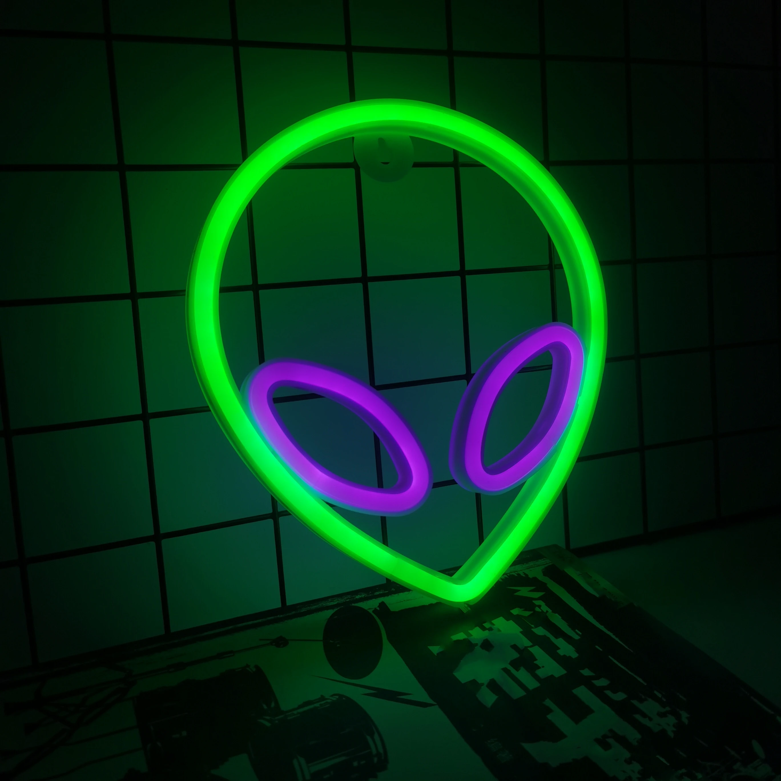 Cool alien LED neon lights, USB/battery powered, bedroom, birthday gift, holiday party game room, decorative wall hanging