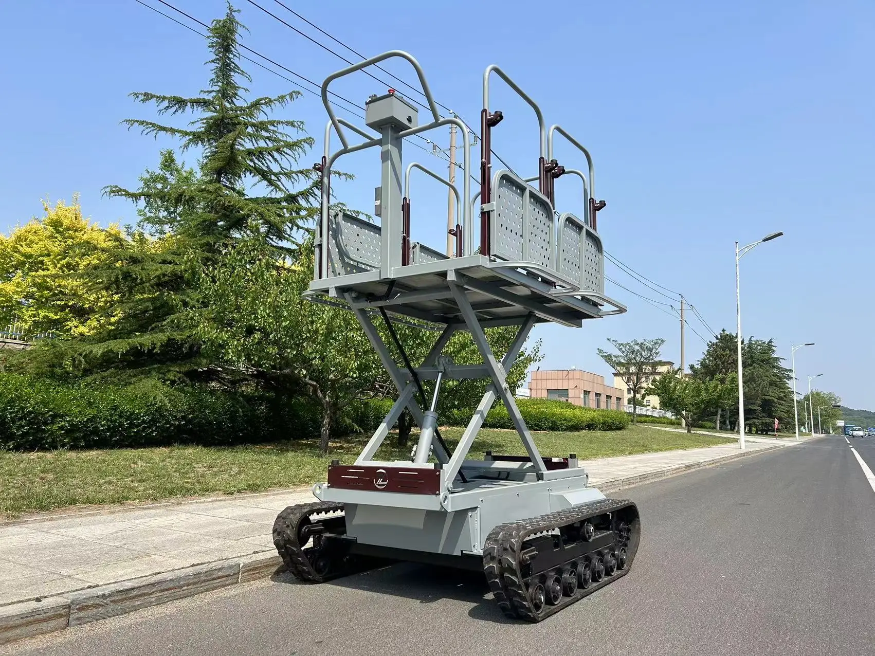 hydraulic picking platform mini tracked dumper for fruit customizable orchard picker orange orchard