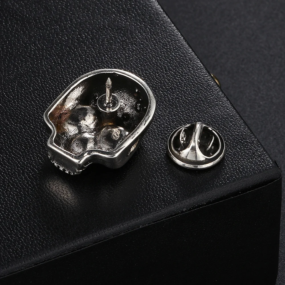 Punk Style Skull Head Brooch Gothic Backpack Badge Ghost Head Clothing and Bag Pins Fashion Men Women Halloween Gift OHX001