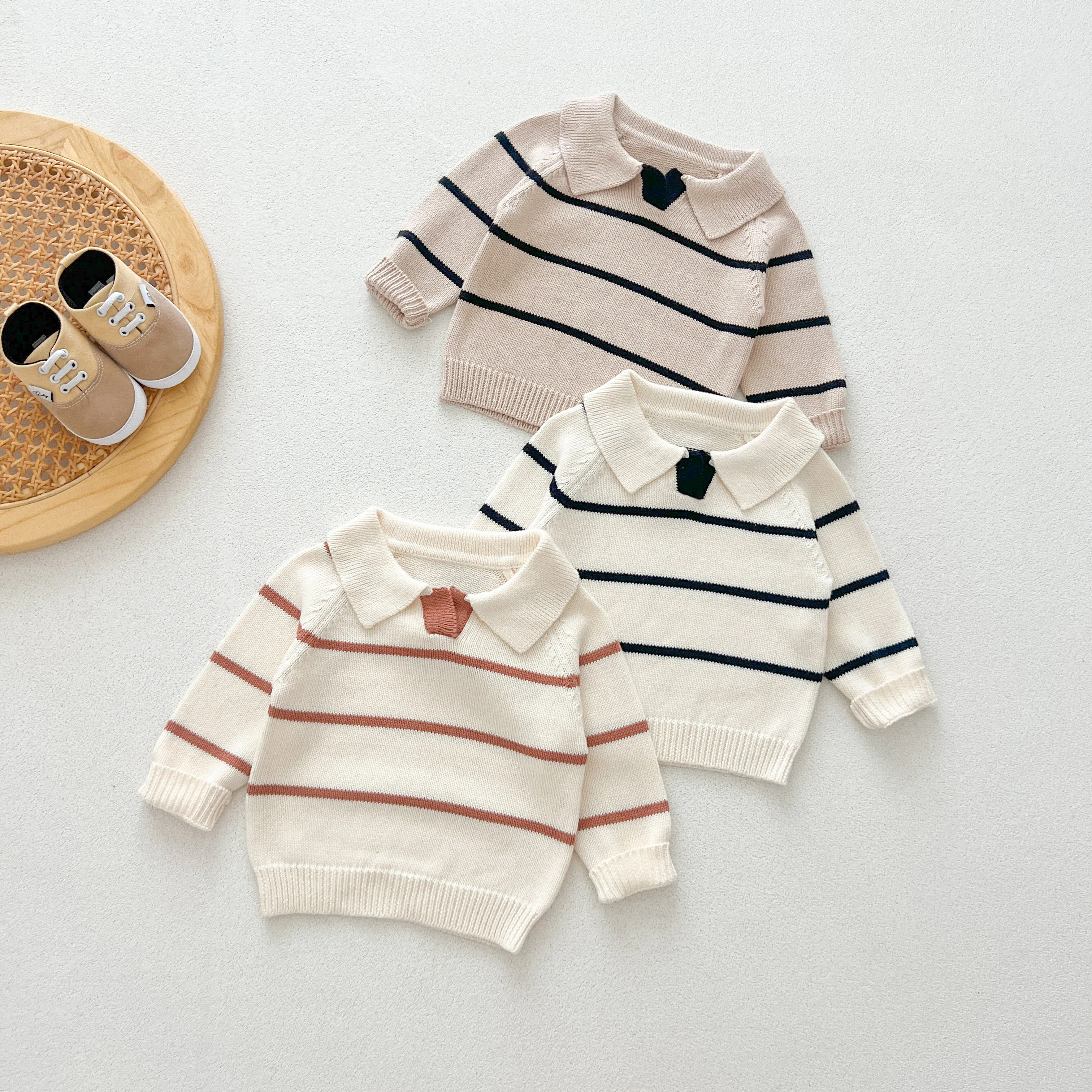 Herbstlicher, im koreanischen Stil gehaltener, neuer Baby-Pullover mit Stehkragen und Streifen, Oberteil für Jungen, gestrickter Pullover für Herbst und Winter. – Detail 1