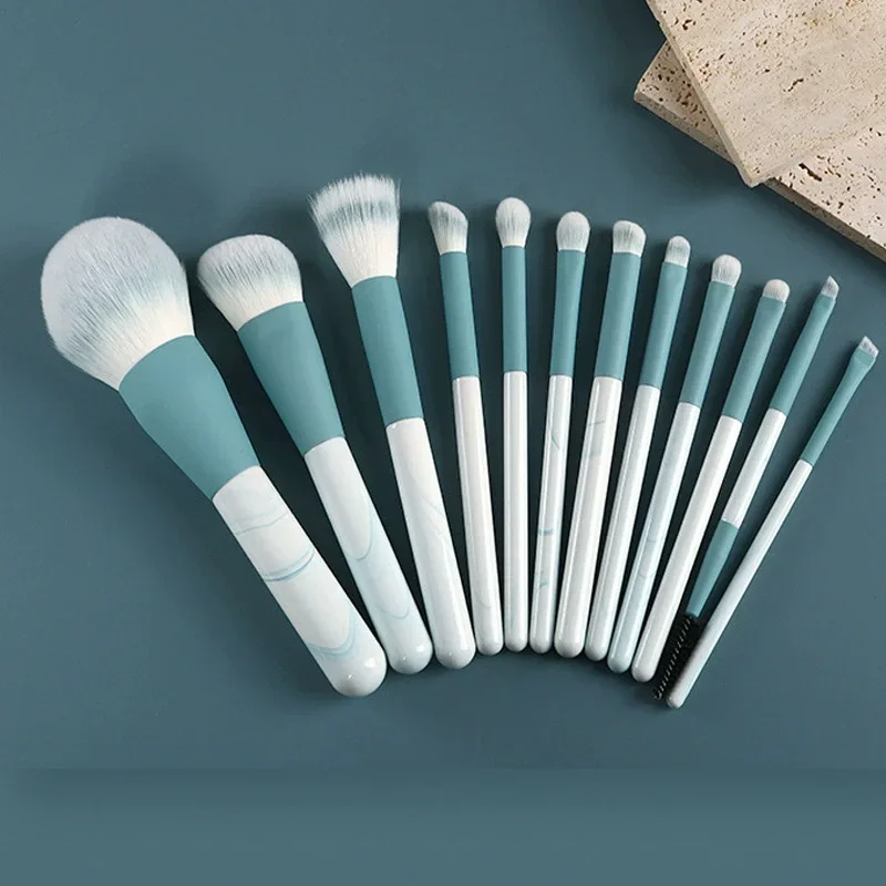 Set di pennelli per trucco da 12 pezzi Strumenti per trucco in polvere ultra morbida Punto per principianti Pennello per fard Pennello per correttore Pennello per bordi del coltello Eyeliner