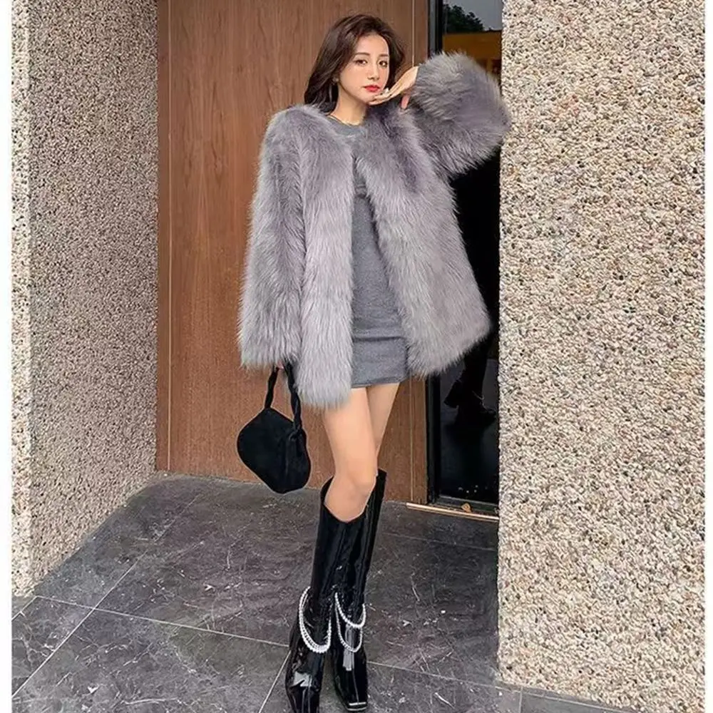 Medium to long V-neck minimalist high-end imitation fox fur grass coat for women, 2024 autumn and winter Toka fur coat