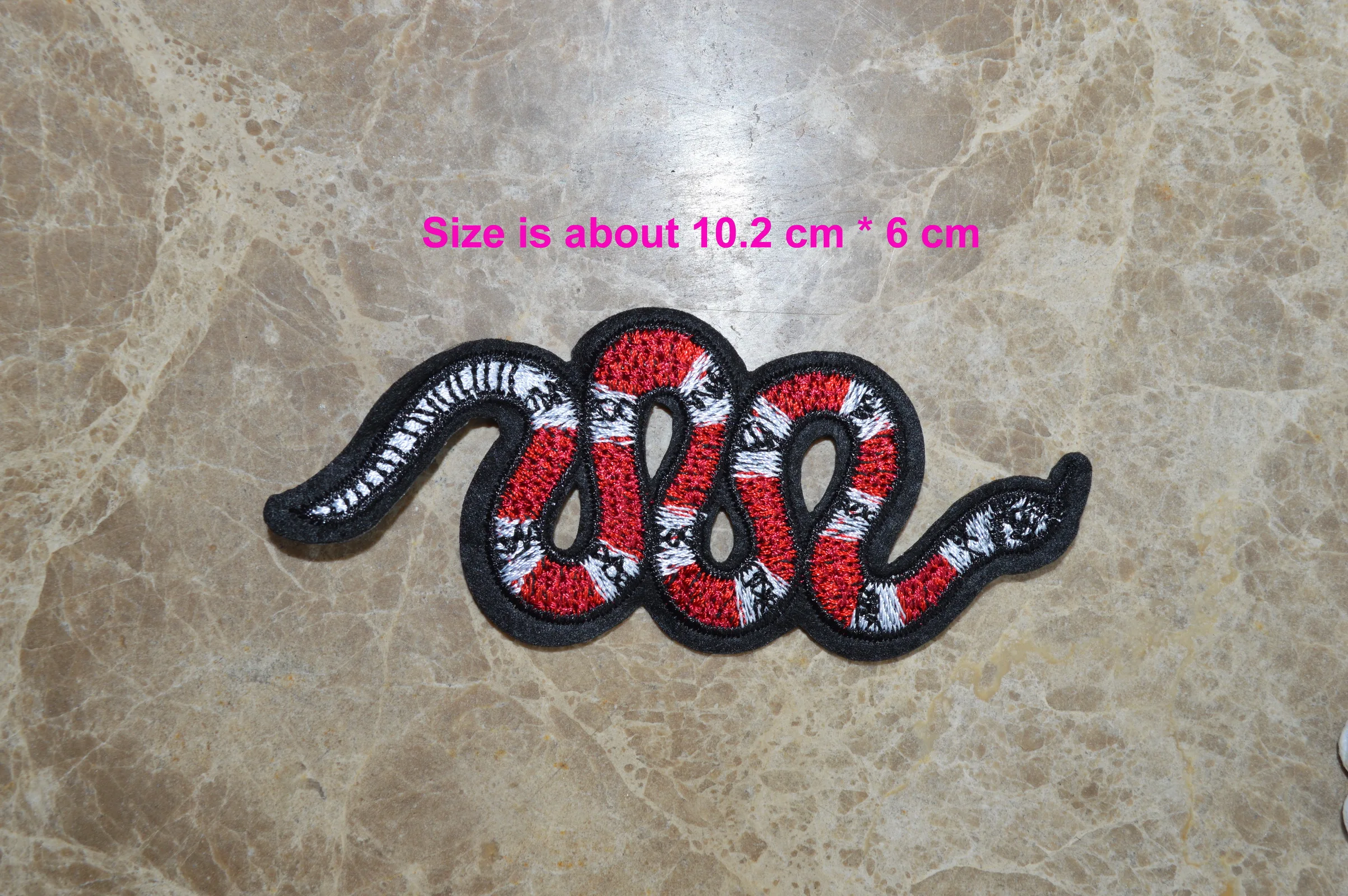 

New ! Coral snake Patch Embroidered Red-White Snake Winding Patches Iron-On Sew On Hippie Embroidery LGBT Encanto ワッペン