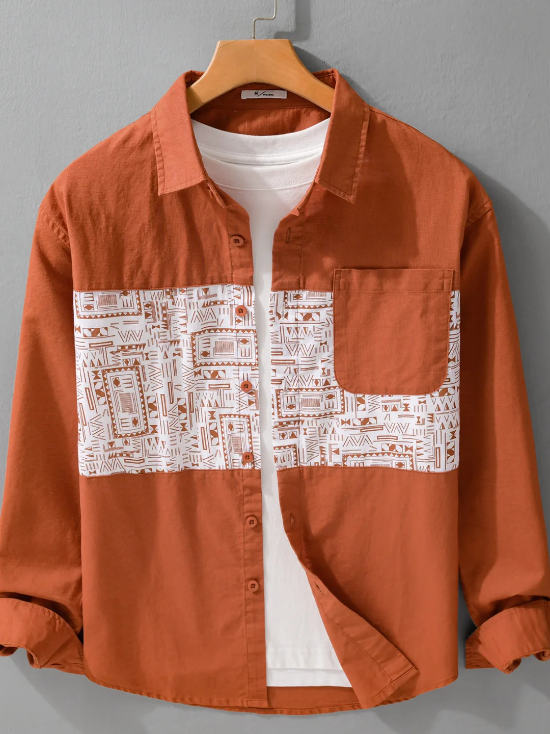 

Повседневная хлопково-льняная рубашка с длинным рукавом для мужчин: модная, художественная, свободного кроя, с принтом и вставками, с воротником, в стиле кэжуал для активного отдыха