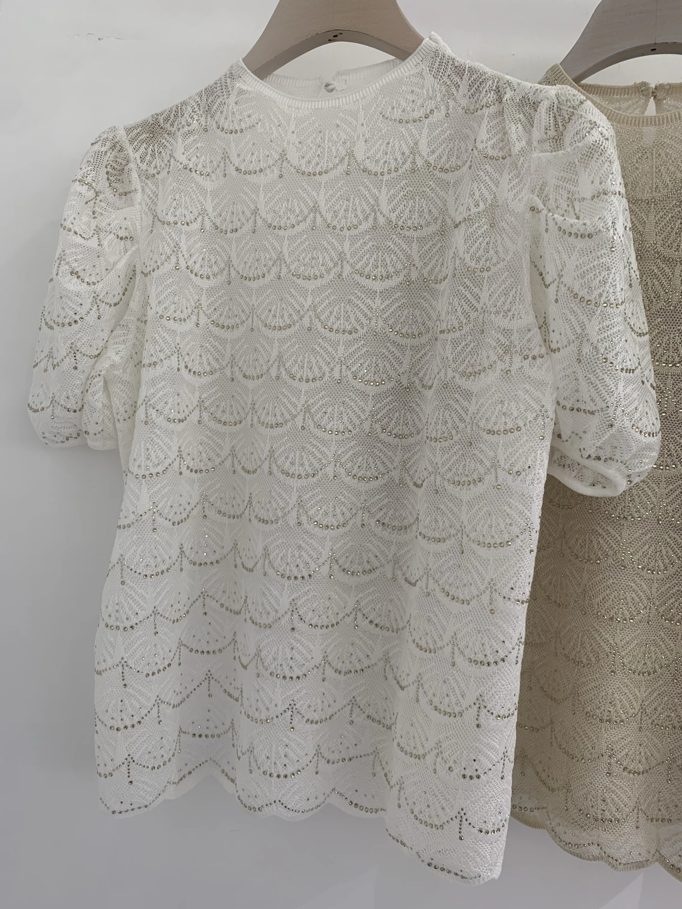 

Лето 2023, женская трикотажная футболка ort Sve из ледяного шелка с тяжелыми украшениями, милая молодежная повседневная удобная посадка