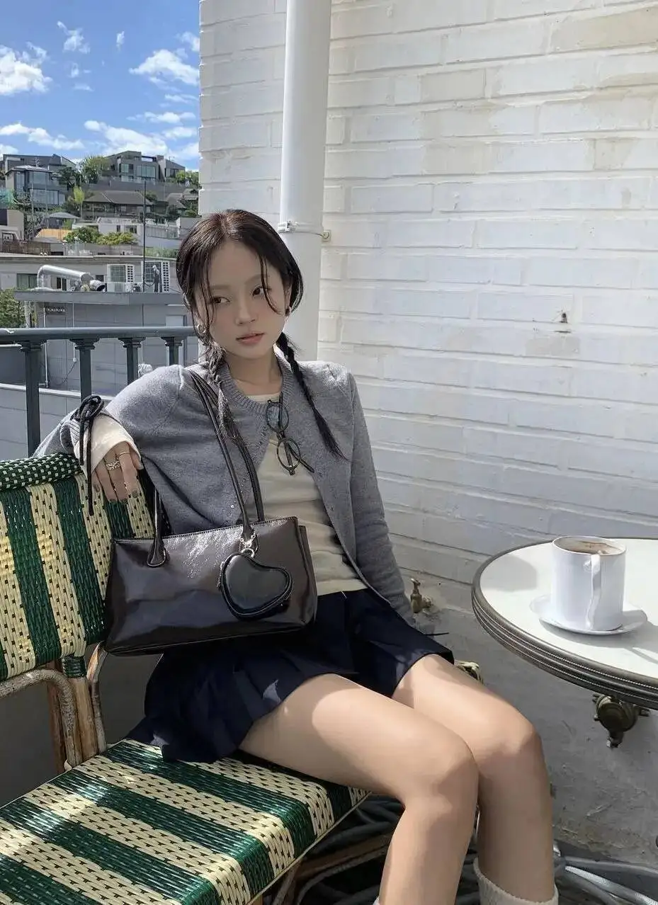 Bloom Korean Style Red Shoulder Bags Purse Women Versatile Pu Leather Y2k Handbag Ladies Large Capacity Underarm Bag 2025 New