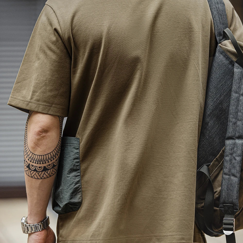 Maden Outdoor Printed Short-sleeved T-shirt Khaki Camping Illustration Design with Pocket Short-sleeved Top for Men\'s Summer