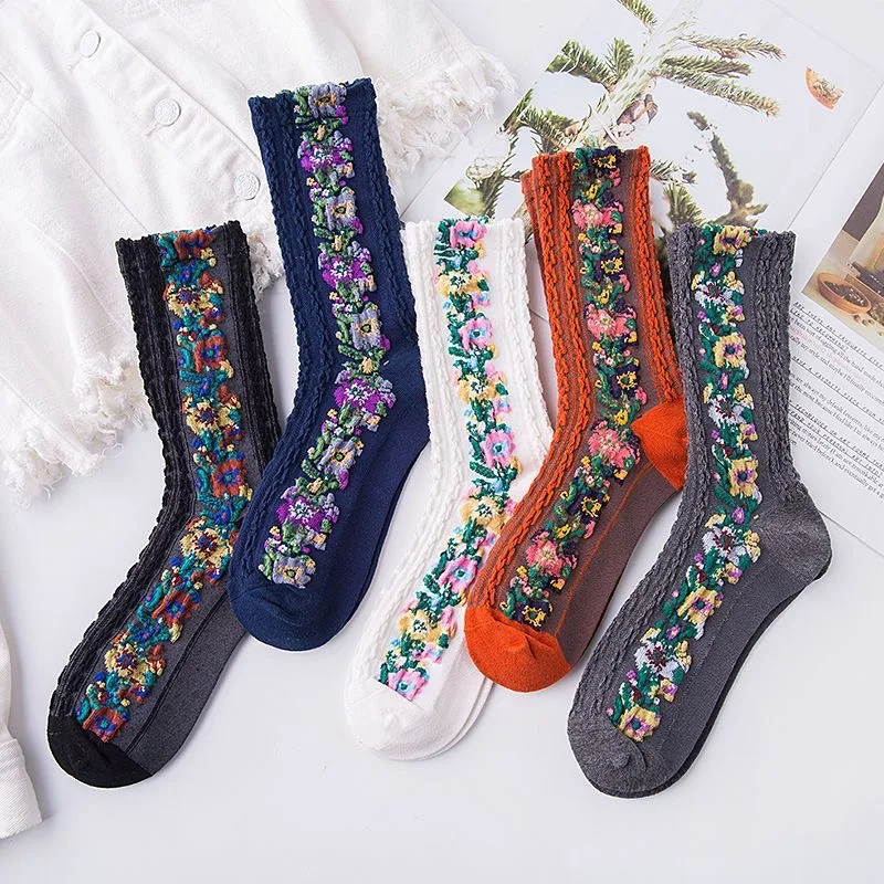 5 أزواج من الجوارب القطنية النسائية المطرزة بالزهور، مجموعة جورب عصرية لطيفة على طراز الكلية بتصميم كاواي