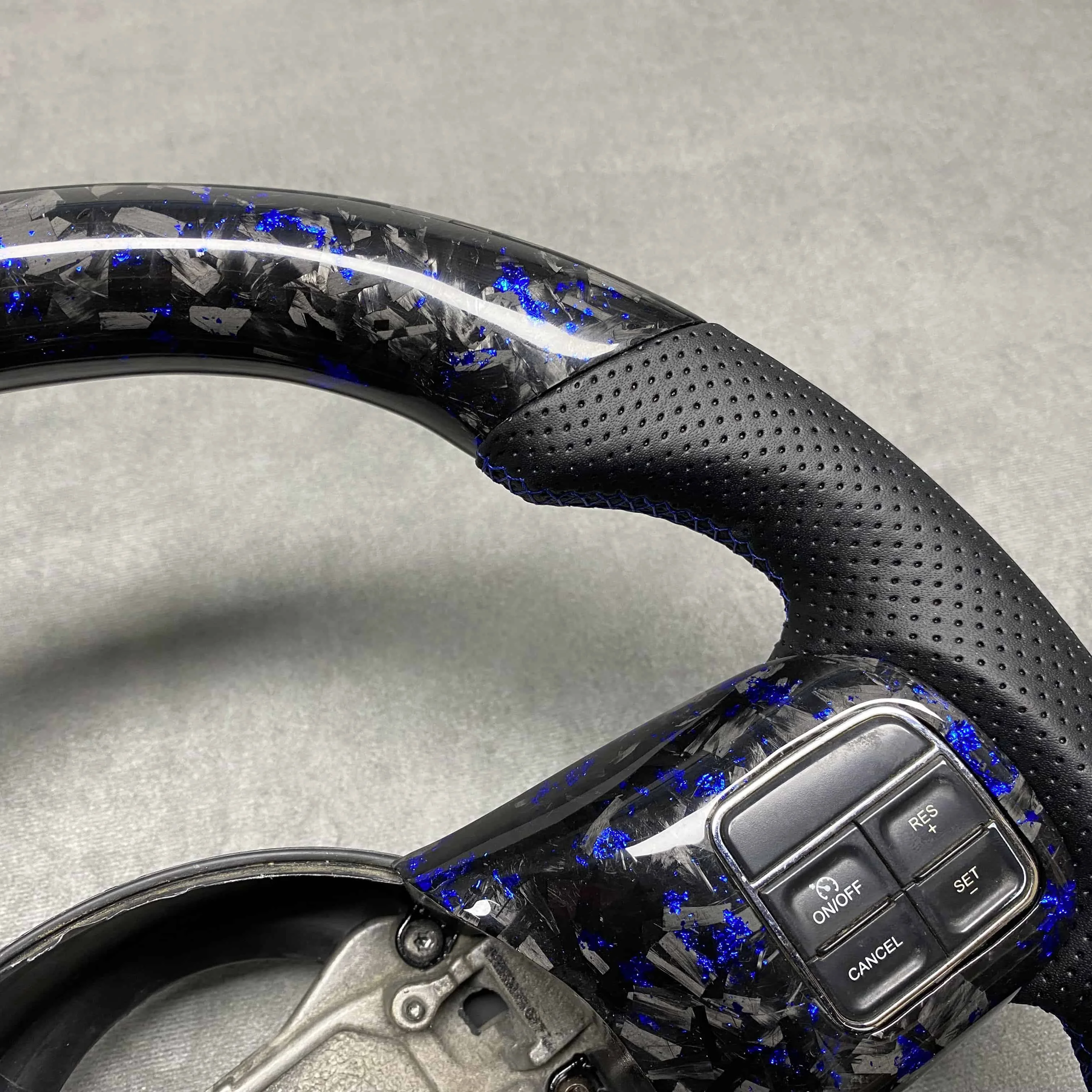 For Jeep Wrangler JK JL 2011 2012 2013 2014 2016 2017 Customized Carbon Fiber Steering Wheel Blue Forge Sport Style
