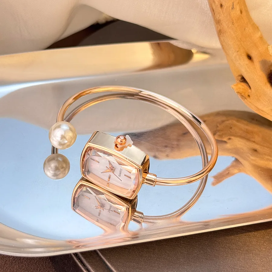 عبر الحدود الجديدة الكبيرة الماس الأوروبية والأمريكية سوار رائع مكعب السكر الصغيرة الراقية الشعور المتخصصة الكوارتز ساعة نسائية #6