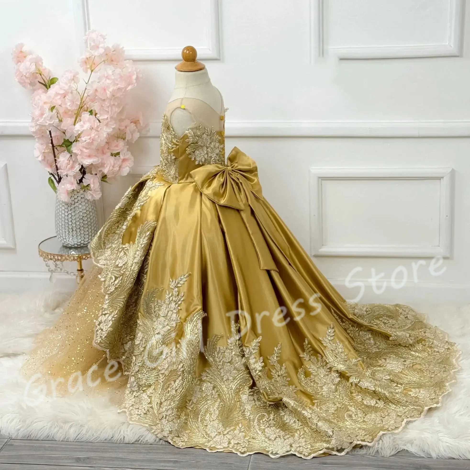 

Customized Gold Flower Girl Dress For Wedding Satin Appliques With Bow Princess Luxury First Communion Evening Party Ball Gown