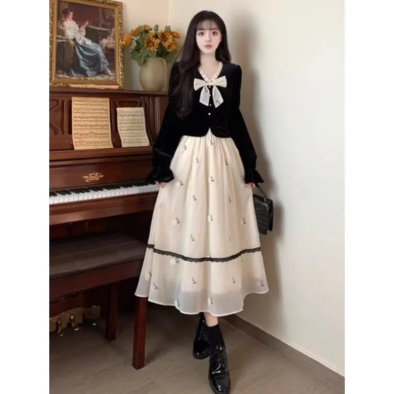 French Hepburn style dress for women in autumn and winter plus size butterfly knot splicing fake two pieces sweet fairy style dr