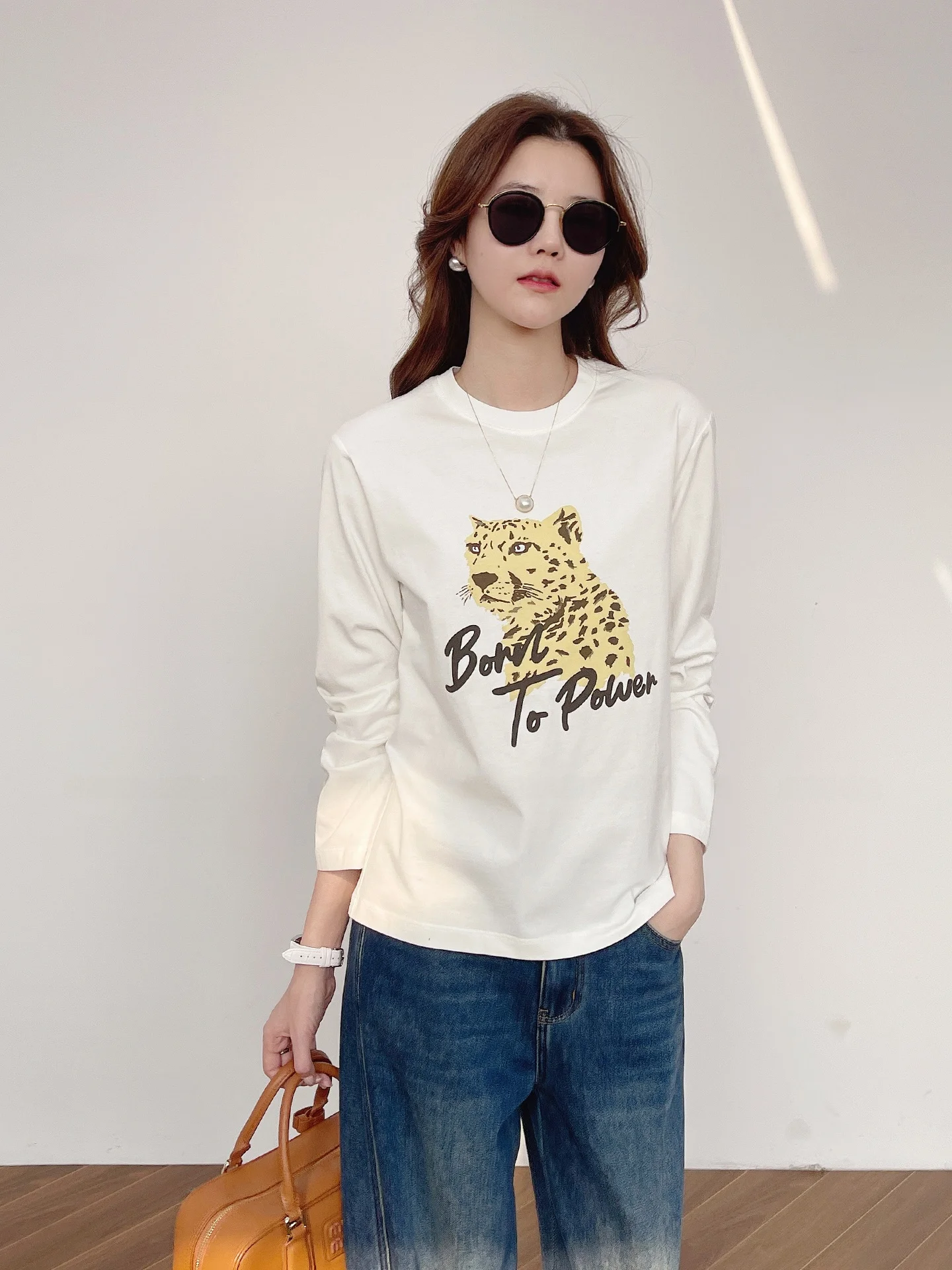 

Korean Sle Long Sve round Ne Cotton T-irt Women's Faion Print Top Money Leopard Pattern mat New Arrival