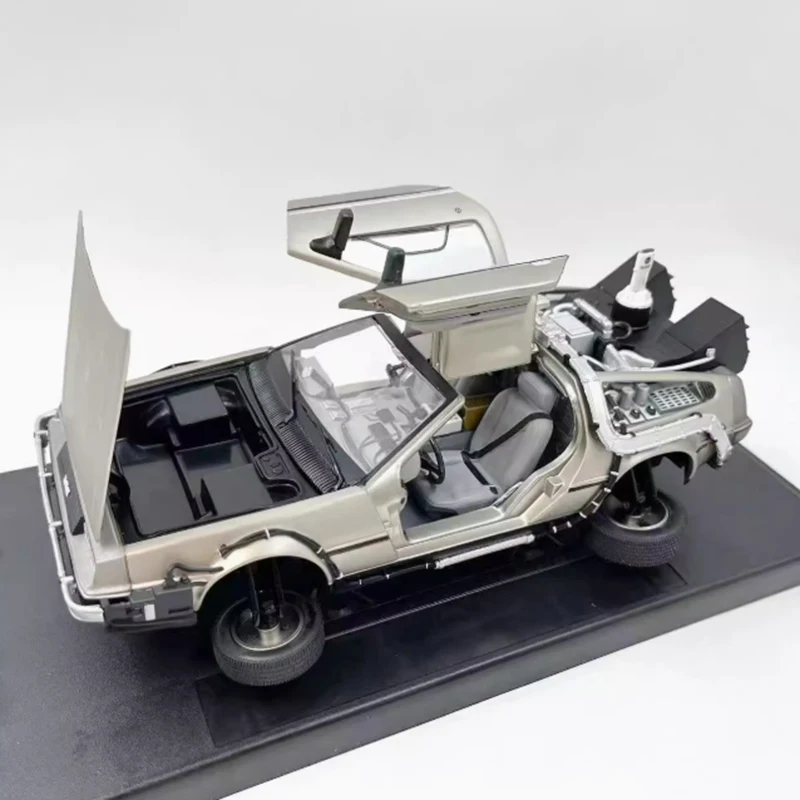 

Sun Star 1:18 DeLorean DMC-12 Back to the Future Part II Flying Version Alloy Car Model Holiday Gifts Toys