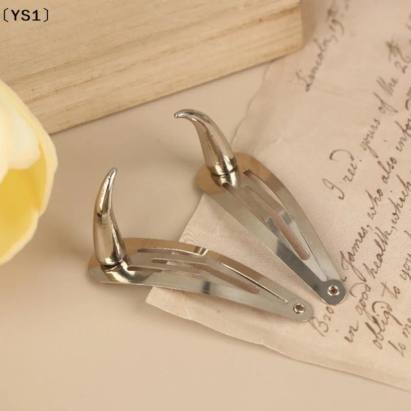 〔YS1〕2/5Pcs Women Harajuku Gothic Punk Hair Clips Y2K Spiker Rivet Hairpin Demon Horn Batterttes Girl Hair Accessories Gift